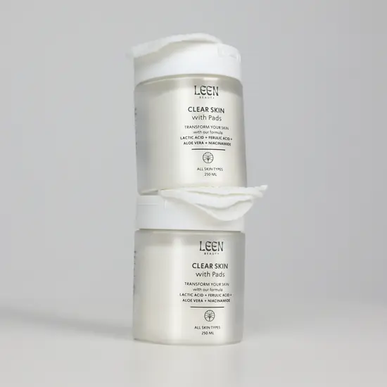 CLEAR SKIN PADS مقشر بالأحماض