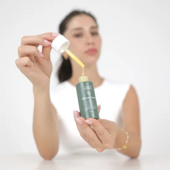 GLOWUP SERUM سيروم تفتيح ونضارة